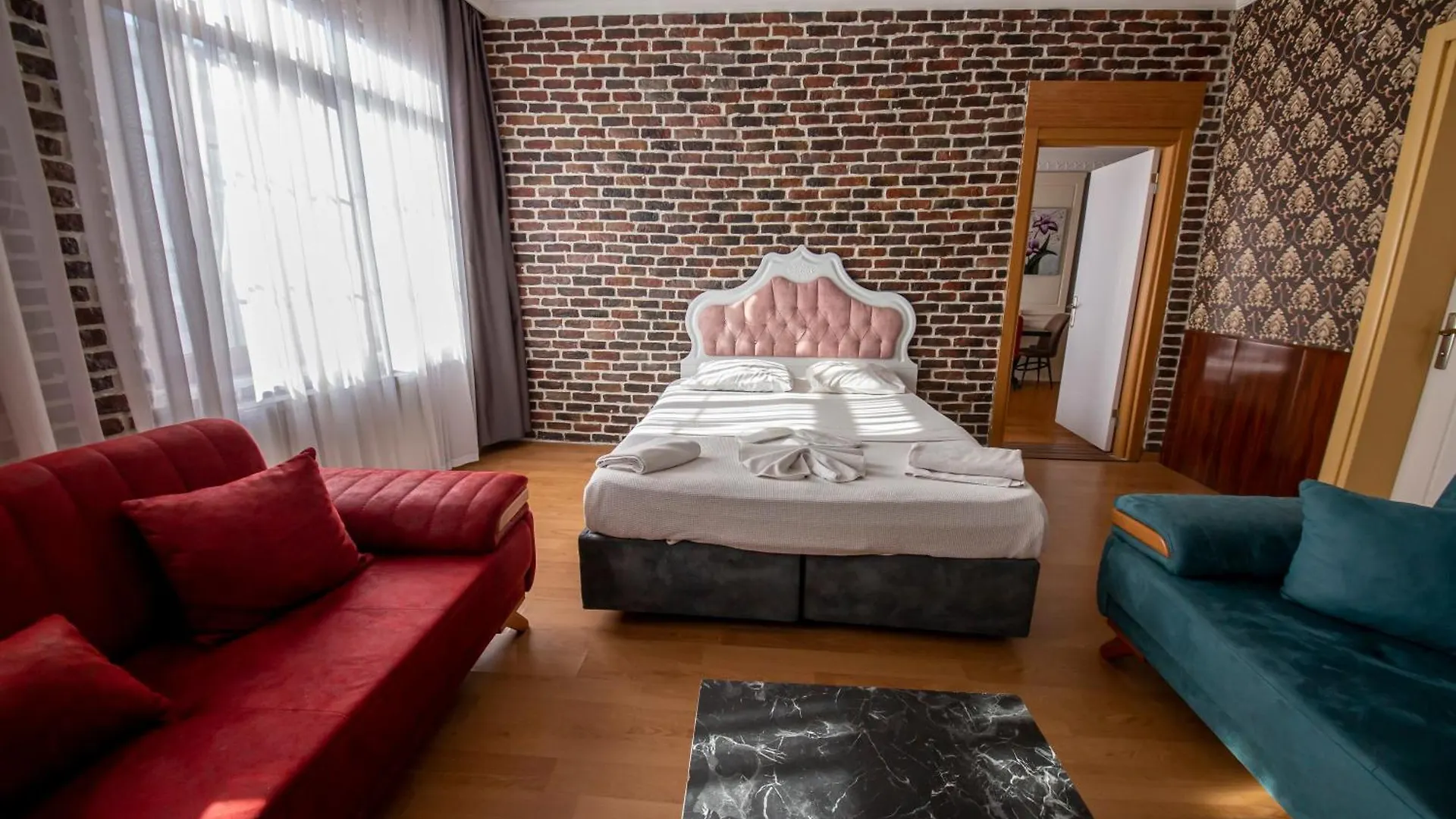 Royal Garden Suite And Hotel Стамбул 0*,