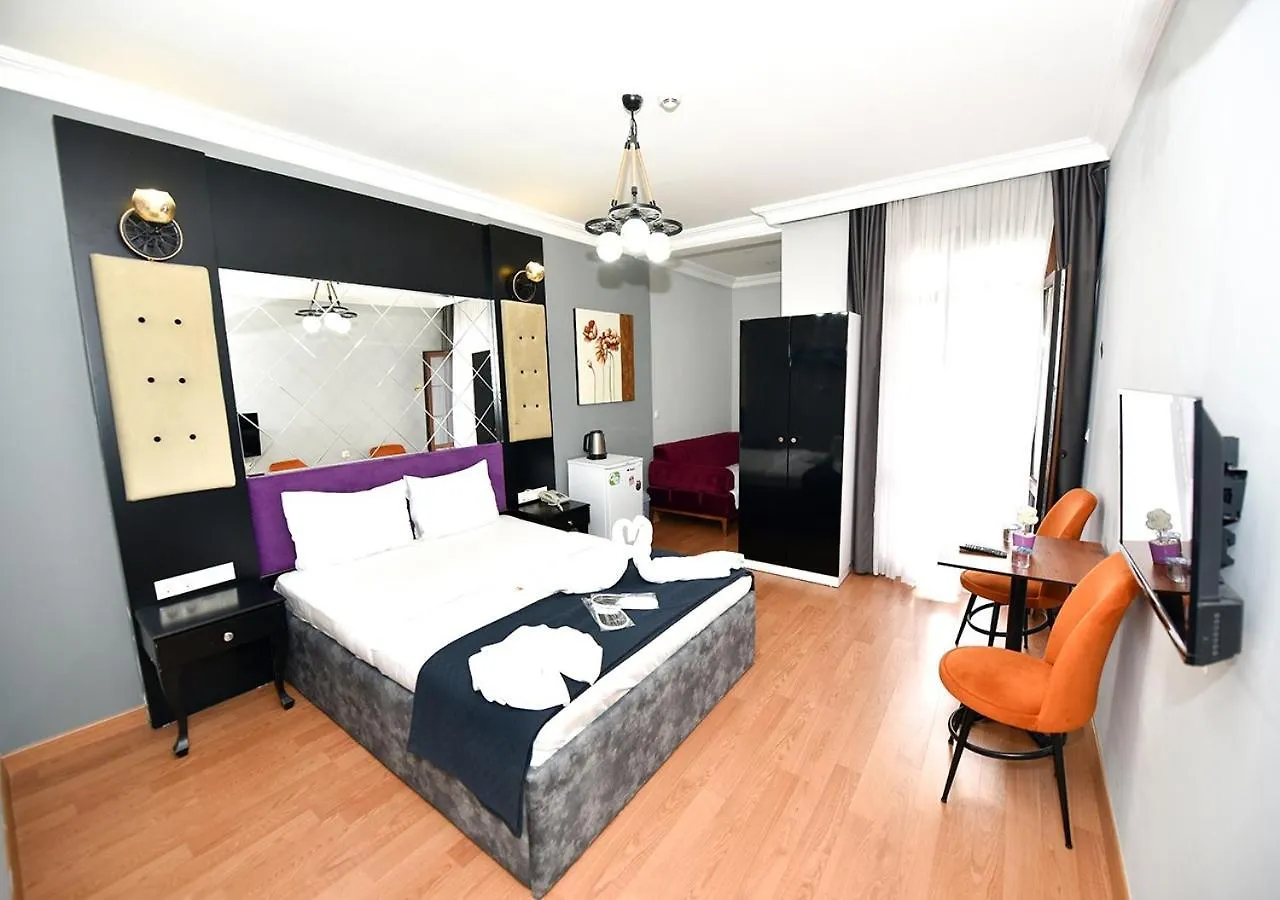 Royal Garden Suite And Hotel Стамбул