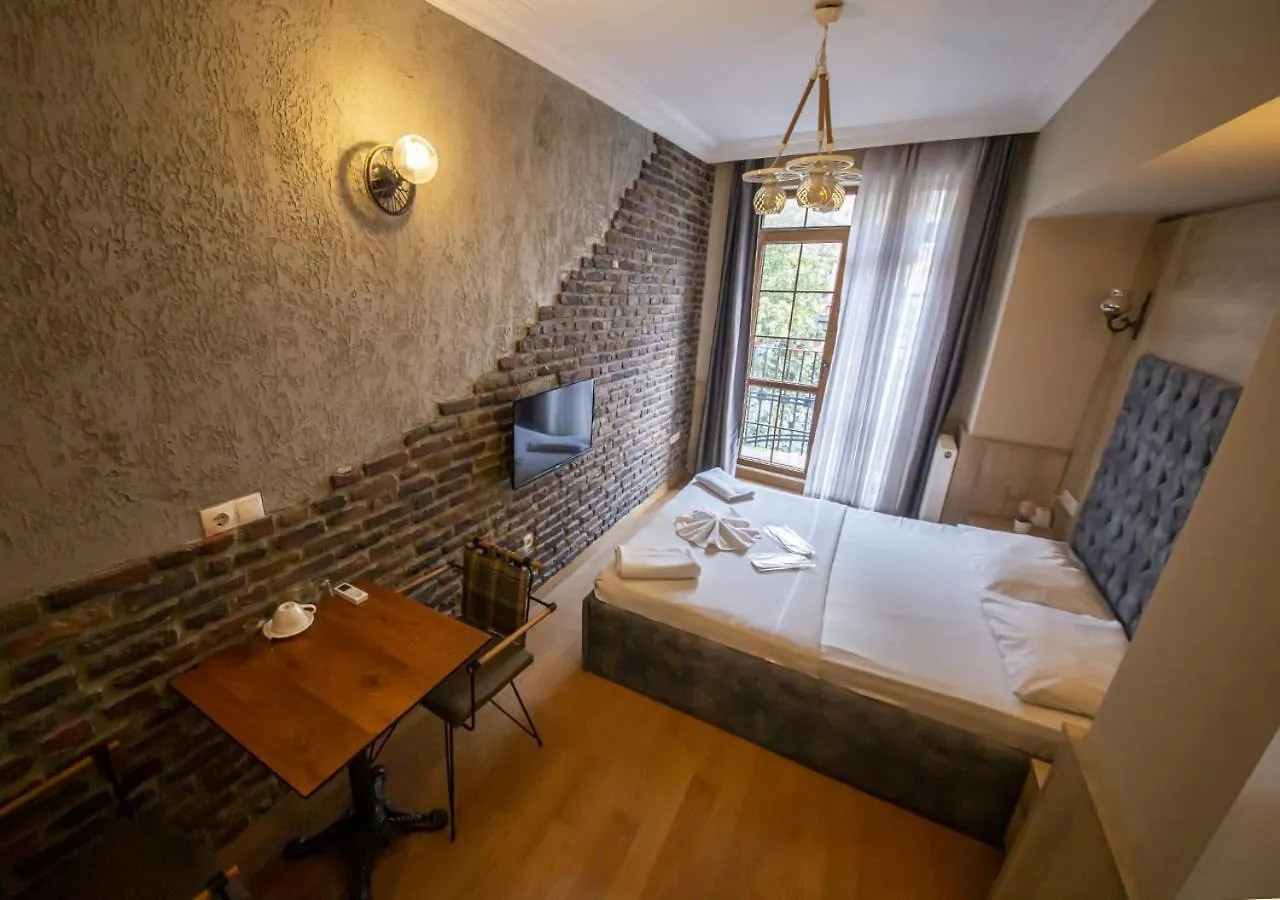 Royal Garden Suite And Hotel Стамбул