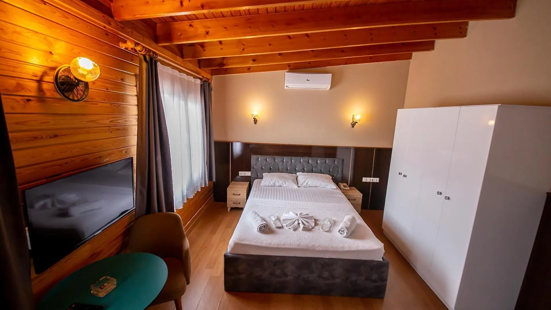 Royal Garden Suite And Hotel Стамбул