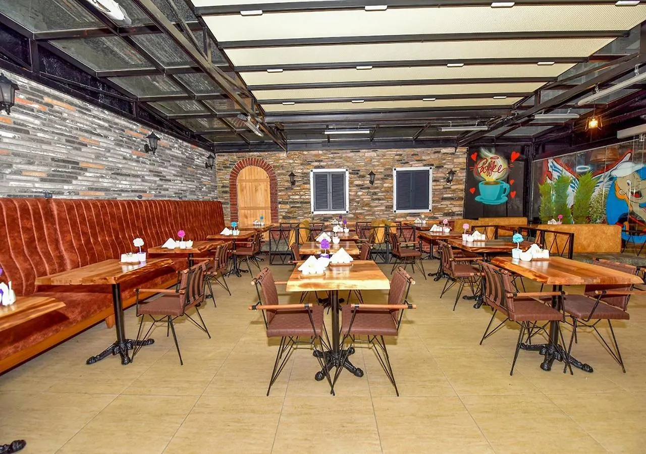 Royal Garden Suite And Hotel Стамбул